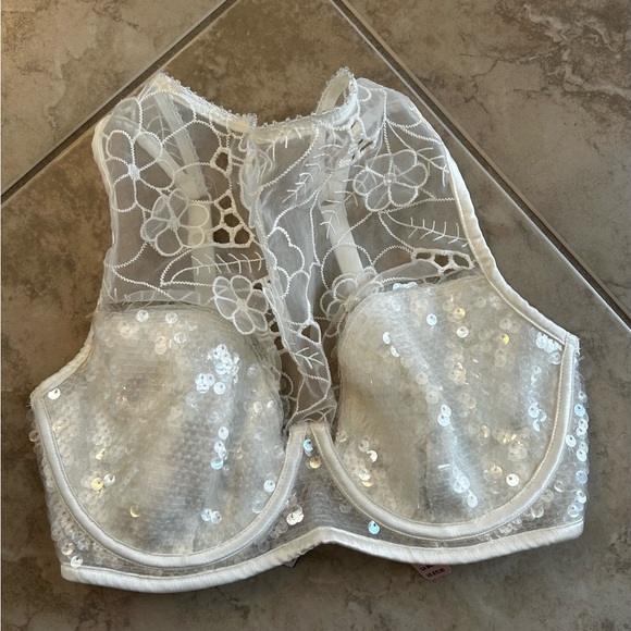 Victoria’s Secret bra NWT - Picture 1 of 3